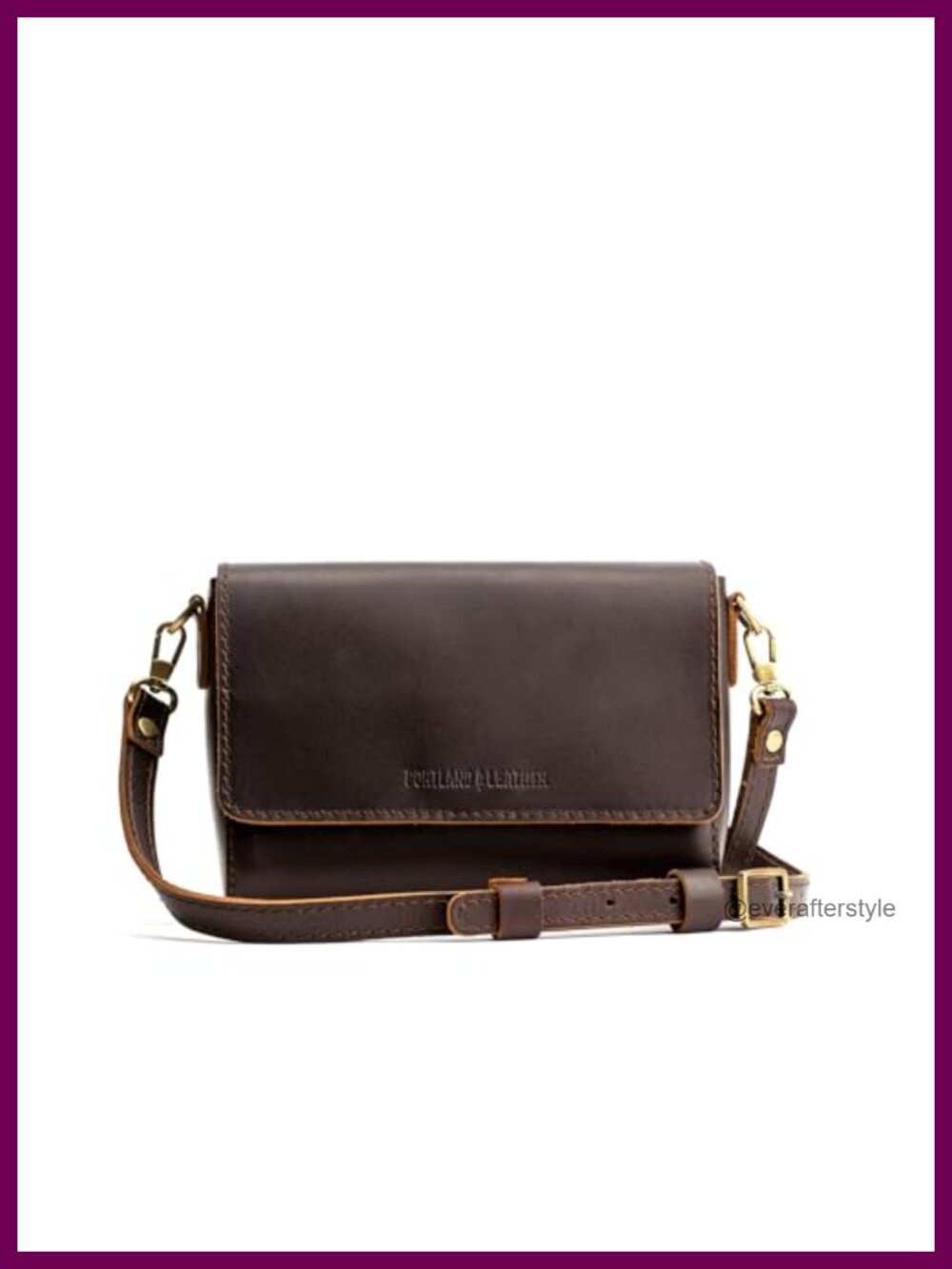 Full-Grain Leather Crossbody Bag with Adjustable Strap and Hidden Magnet Closure